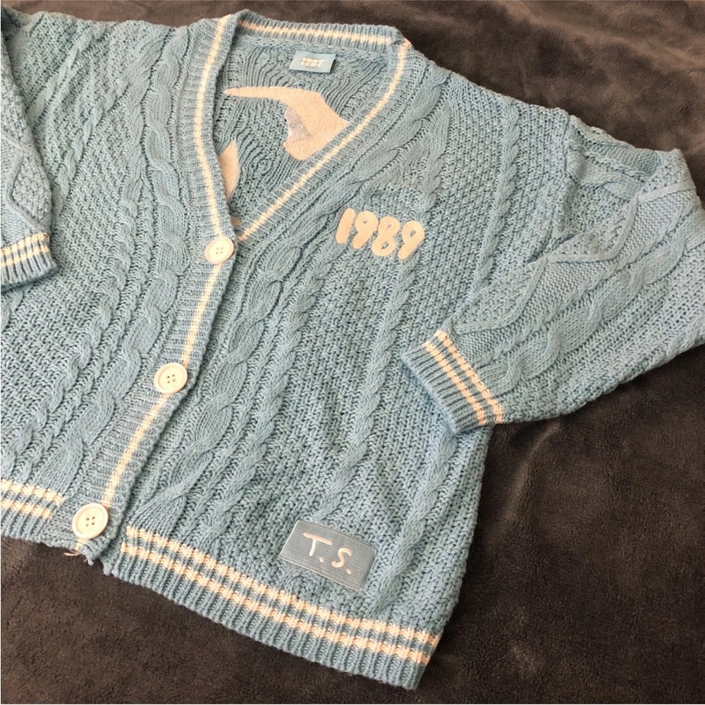 NWT 1989 (Taylor's Version) Cardigan M/L Blue Taylor Swift Seagulls 1989 Print